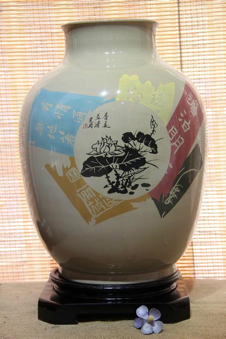 p>云南五色土宝艺术文化传播成立于2009年,是集建水紫陶产品